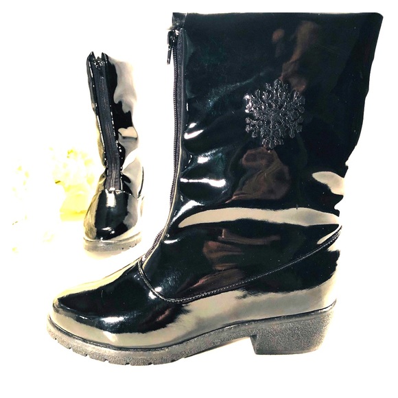 comfortview Shoes - 🆕 NWT ComfortView Shiny Lined Rain Boots, Black